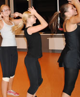 Frauen Trainingsgruppe in Yoga Pants