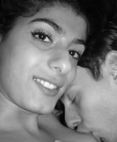 Türkin mit Freund privat