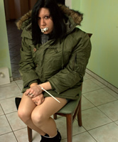 Unterwürfige Jessica wieder gebunden