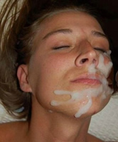 Amateur Porn Freundin kriegt die volle Ladung Cumshot auf das Gesicht