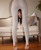 Yana´s Workout Leggings und Füße im Album