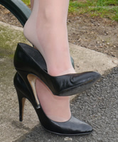 Zauberhafte Debbie beim Heels Dangling