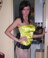 Zuhause in Leggings fotografiert